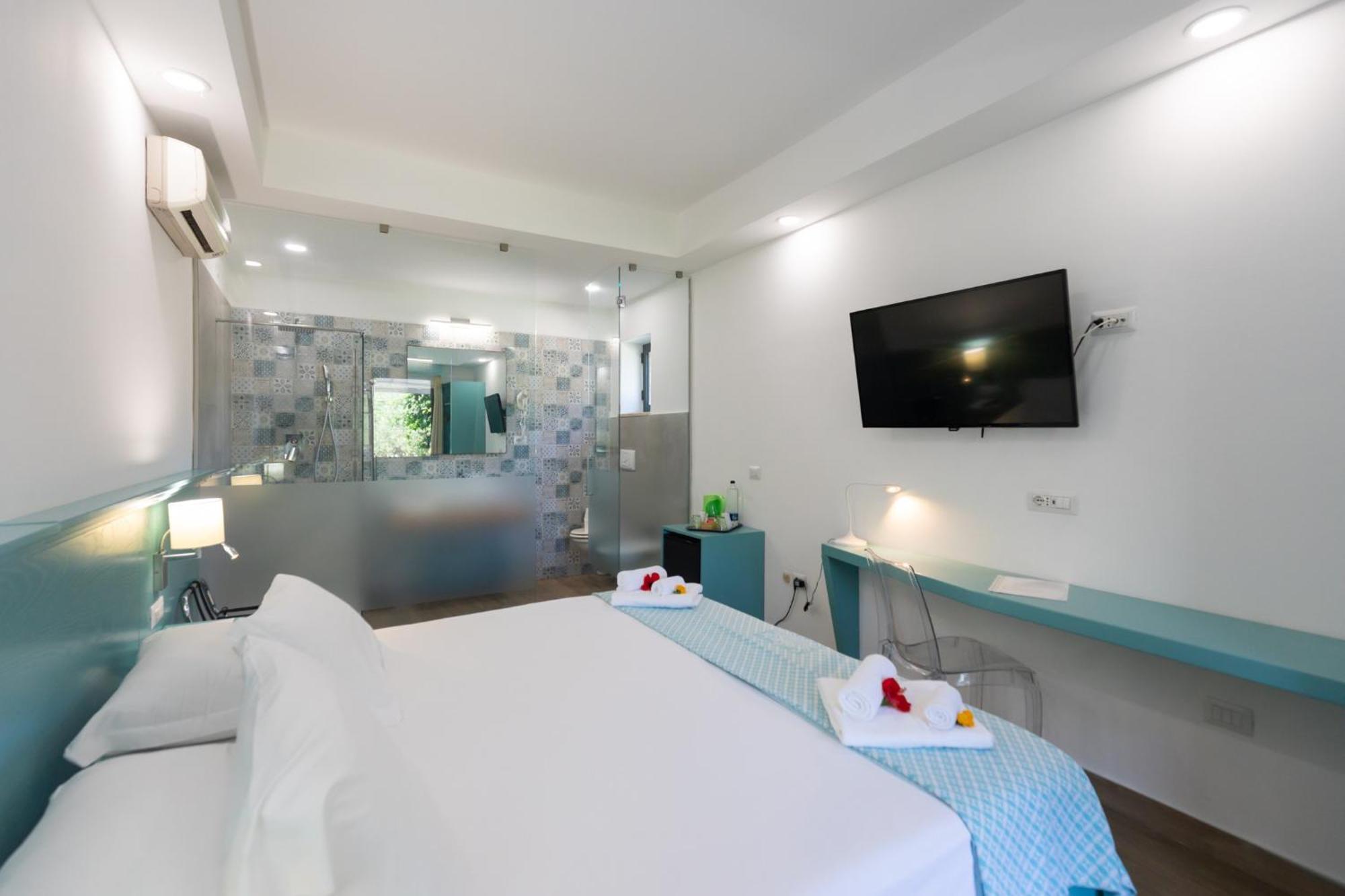 Deluxe Room,1771558154:JPEG