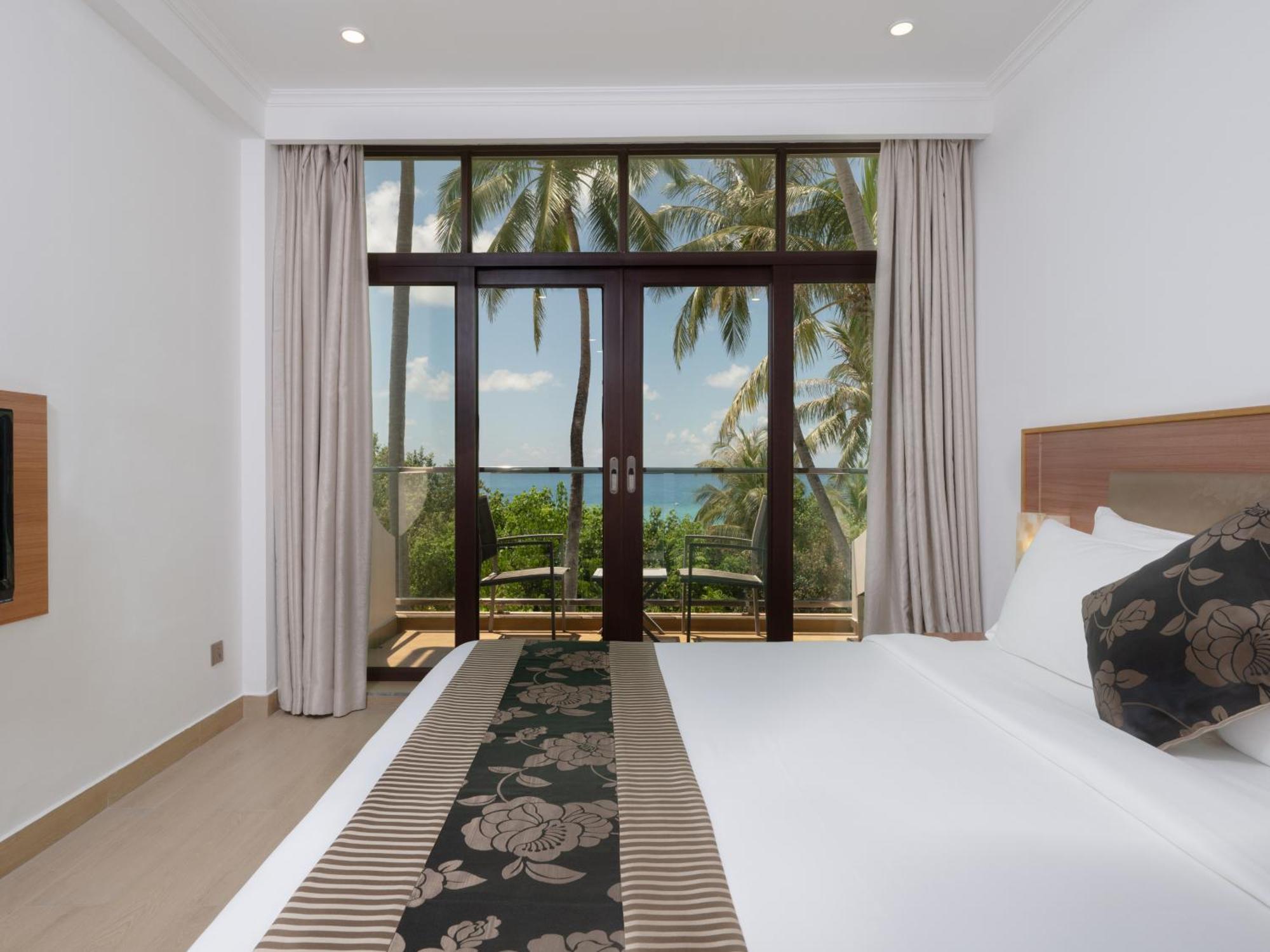 Deluxe Double Room with Balcony and Sea View