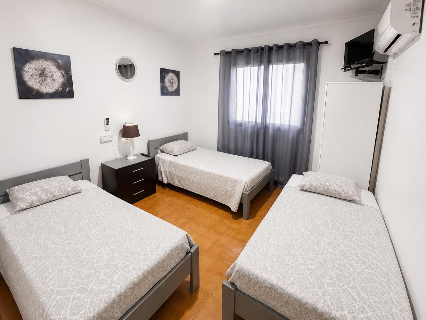 Quarto Twin com Cama Extra