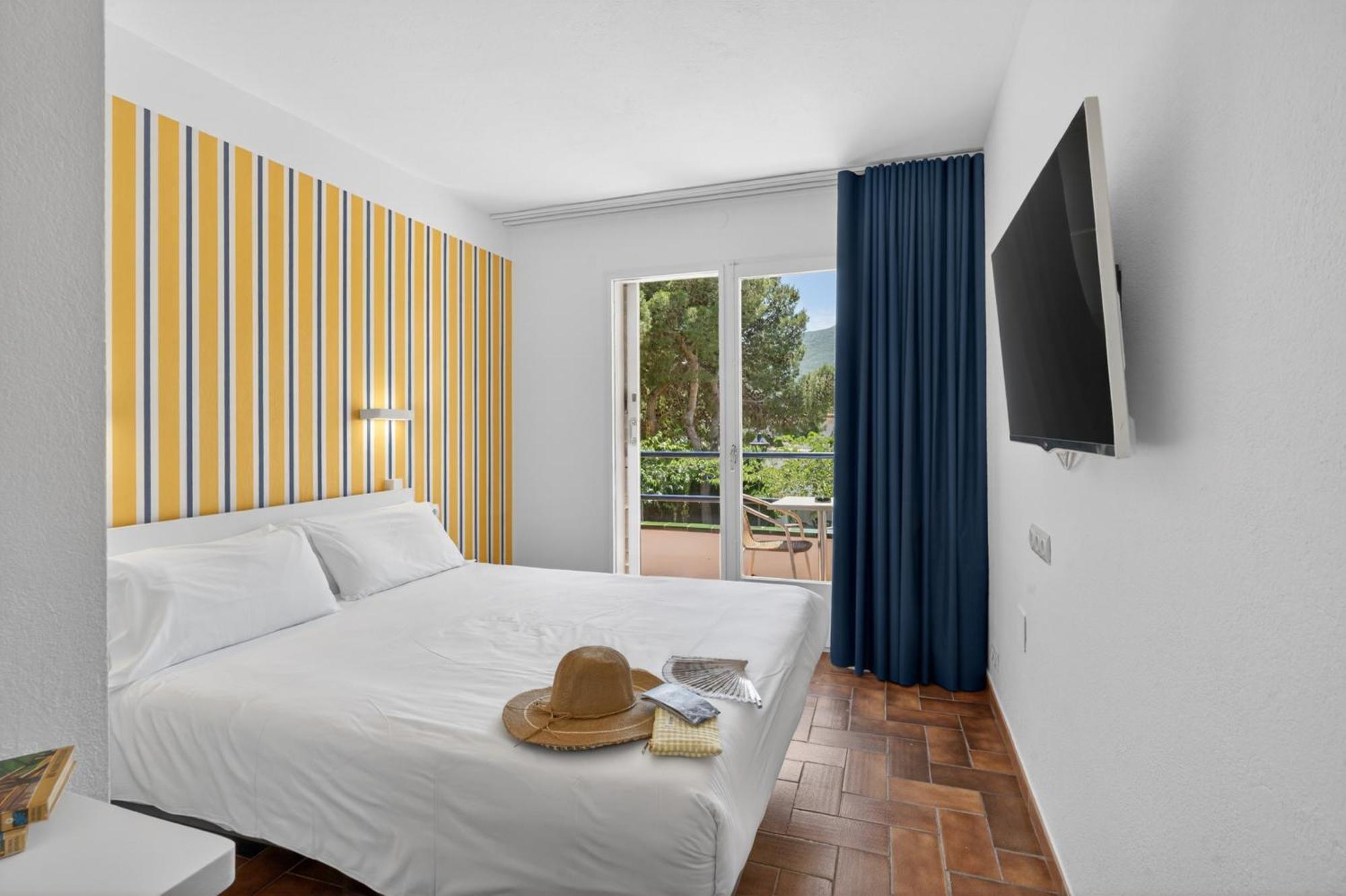 Standard Double Room,1771742848:JPEG