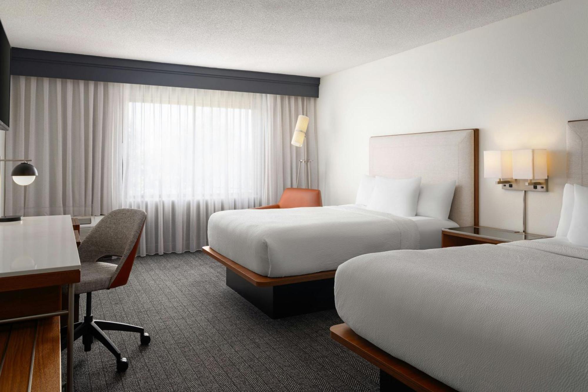 Queen Room with Two Queen Beds and Bathtub - Mobility Access/Hearing Accessible