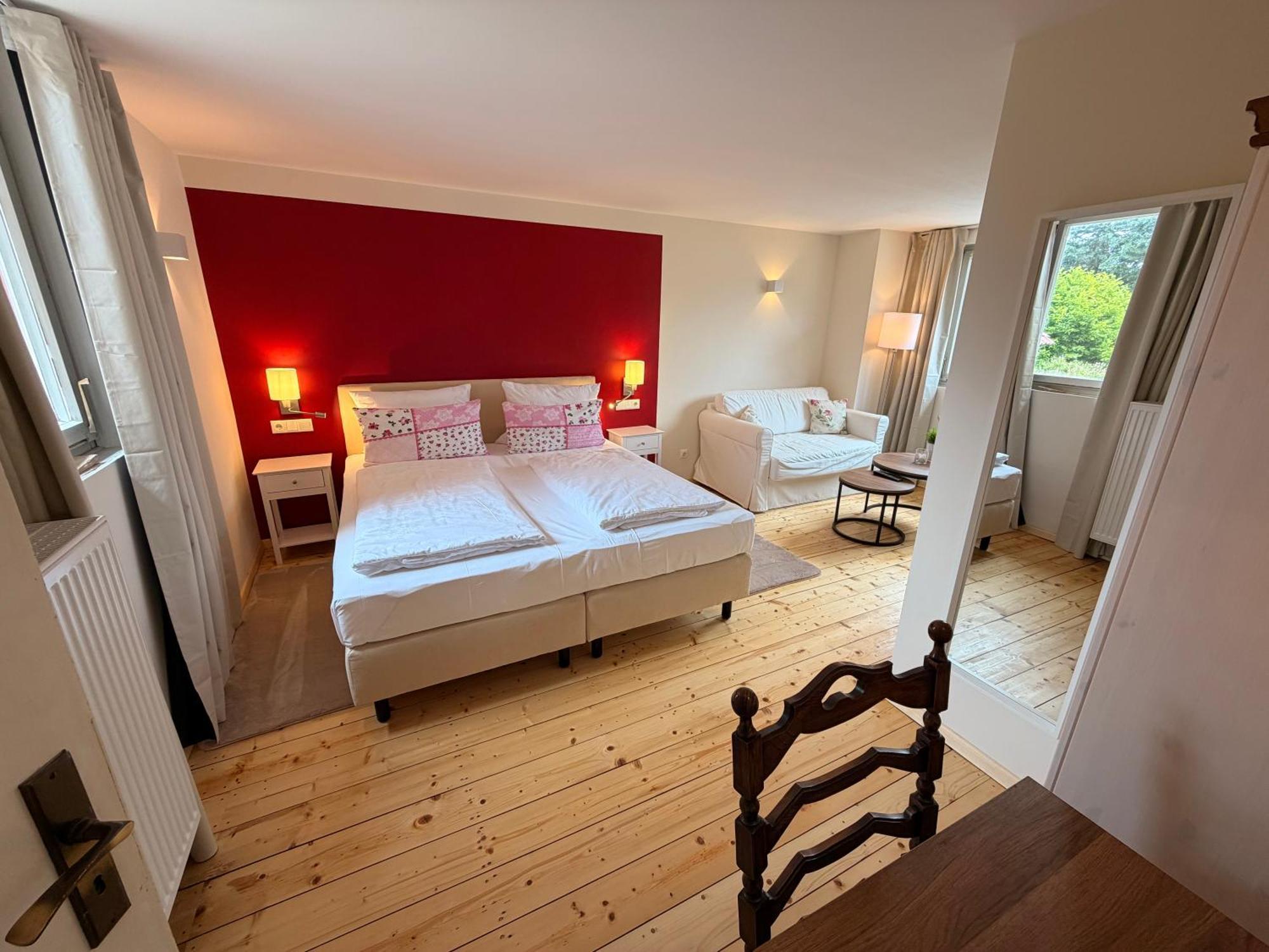 Doppelzimmer mit Gartenblick