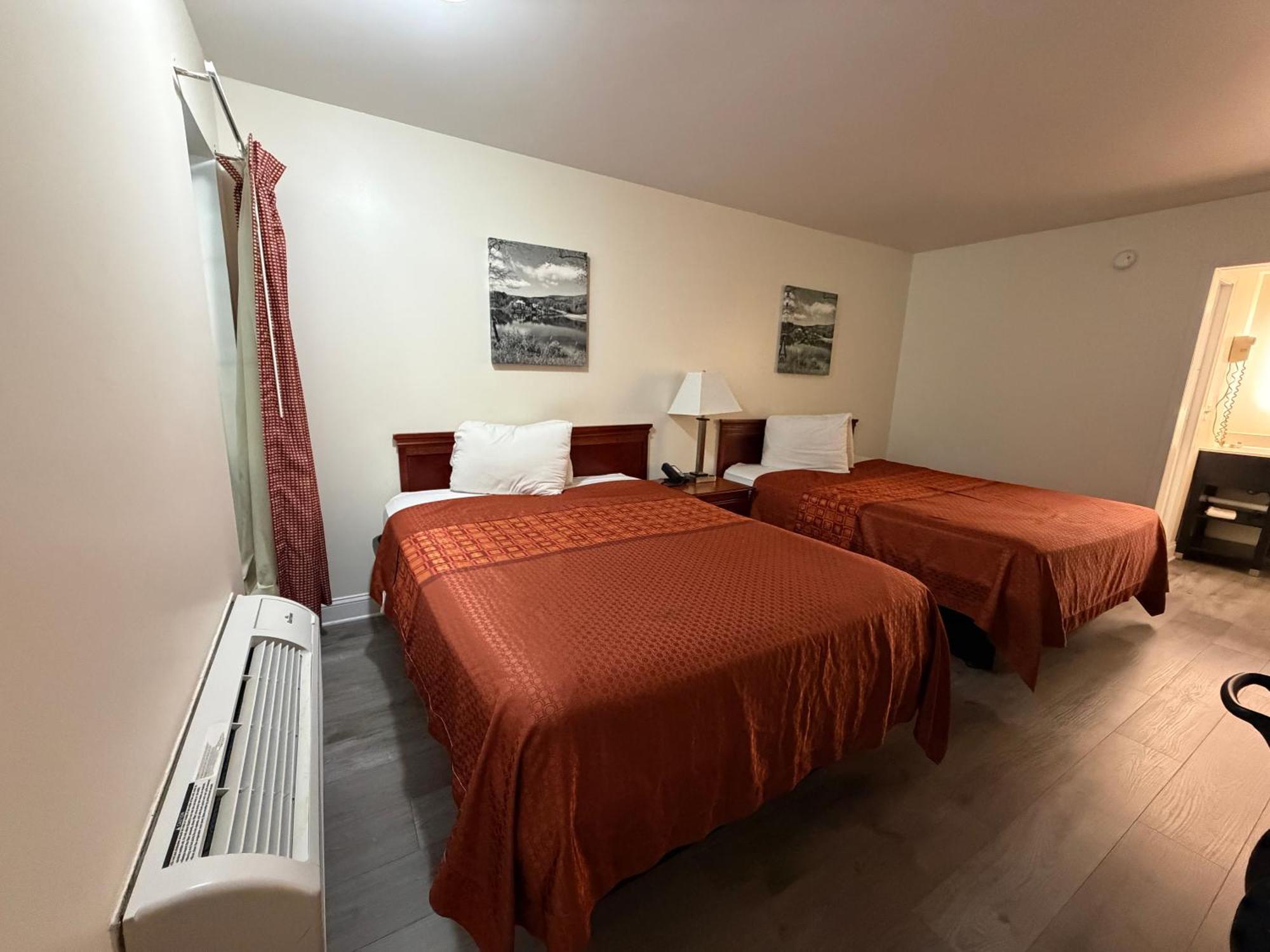 2 Queen Beds Accessible Non-Smoking