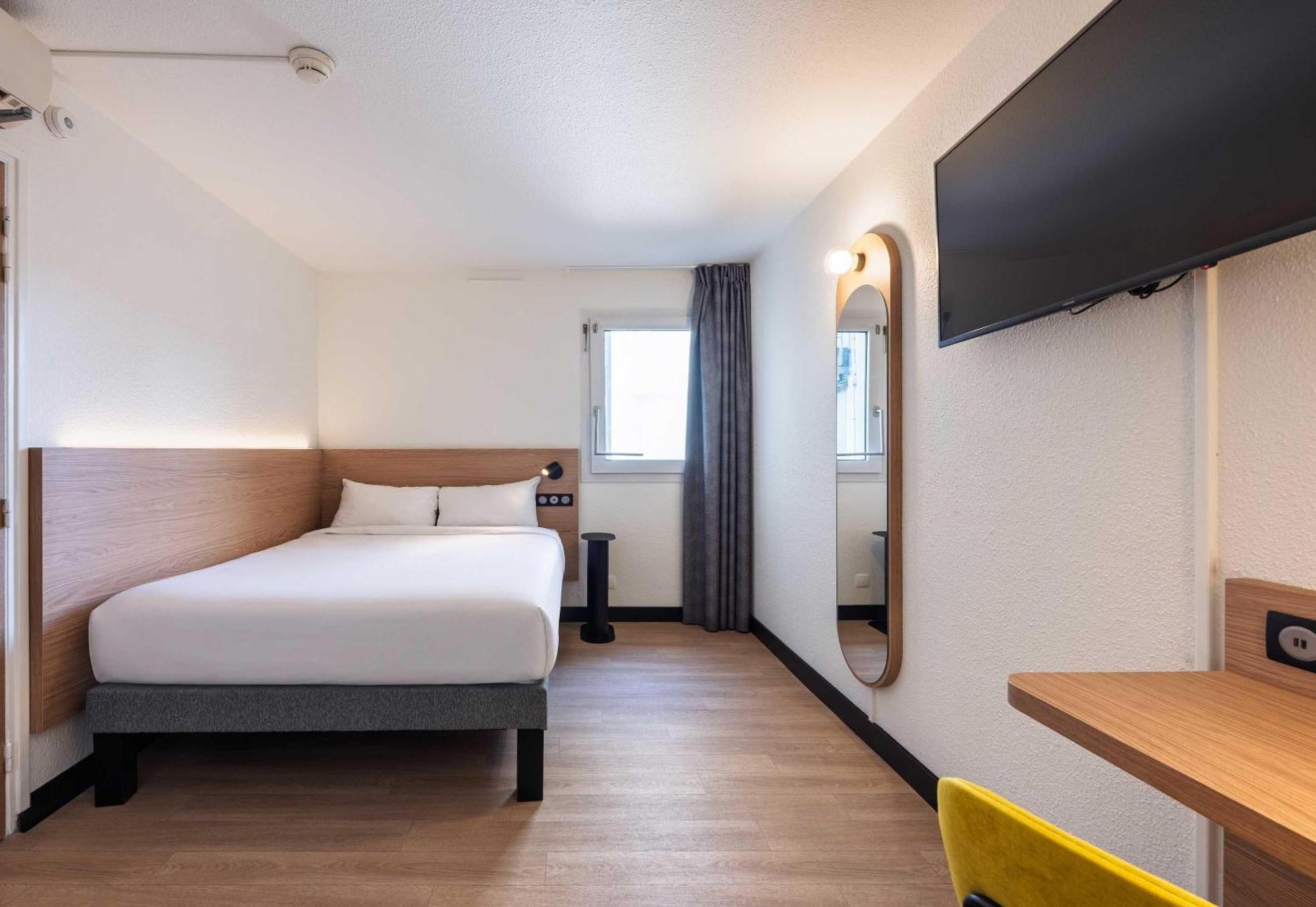 Chambre Double - Accessible aux Personnes à Mobilité Réduite