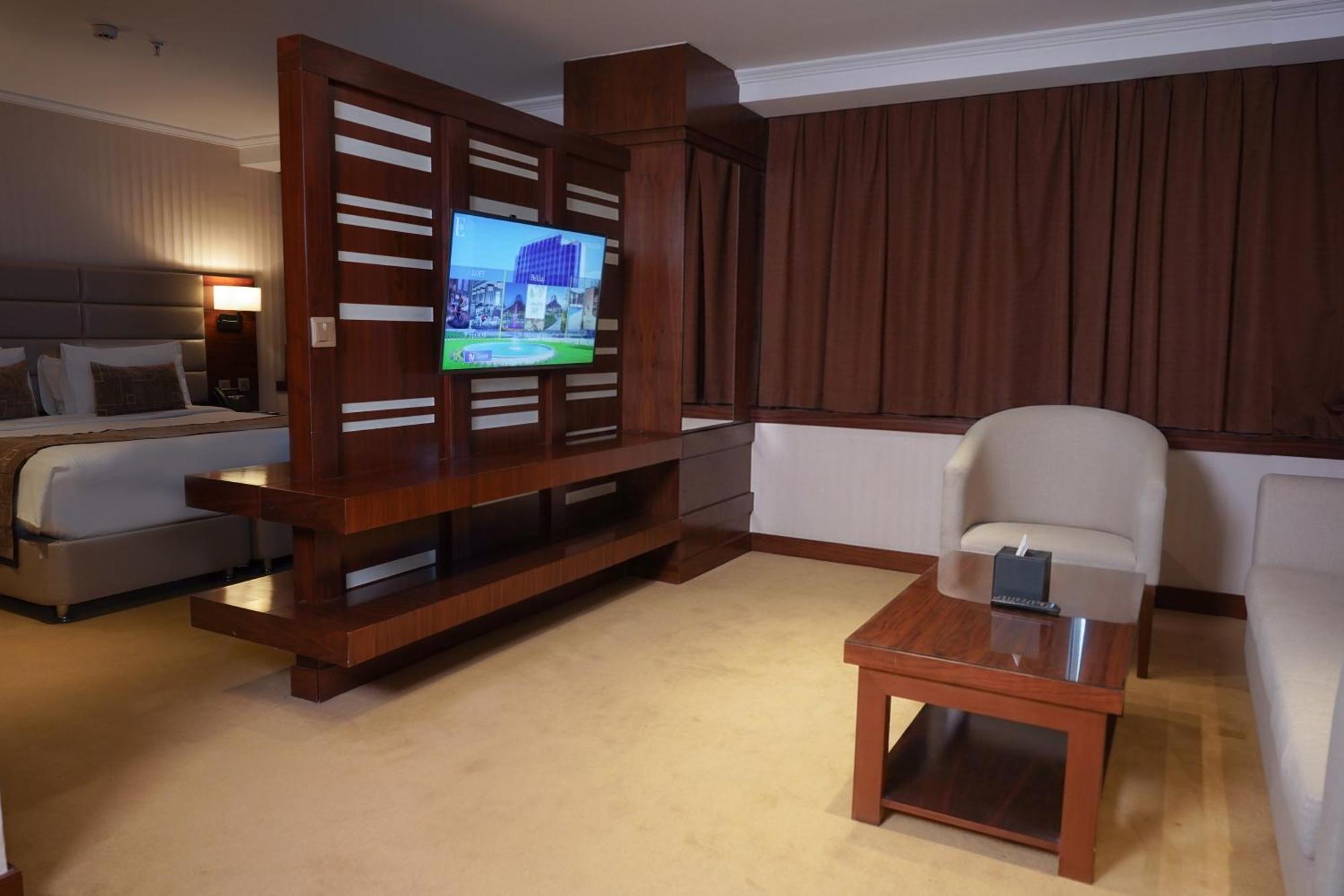 Senior Suite