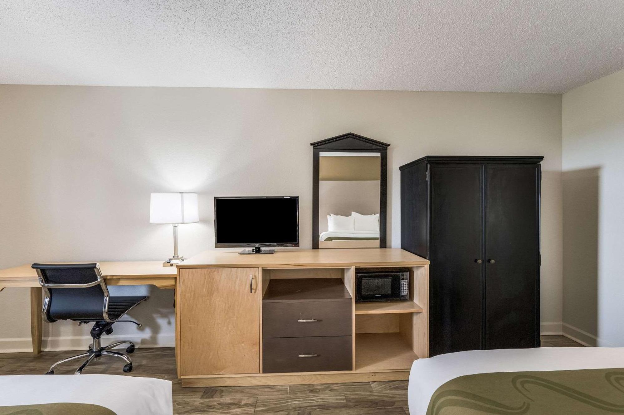 Standard Queen Room with Two Queen Beds - Non-Smoking