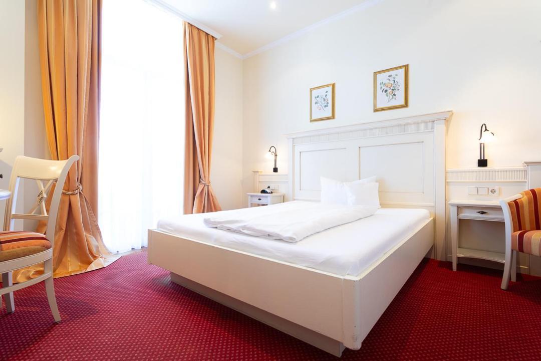 Zimmer mit Queensize-Bett