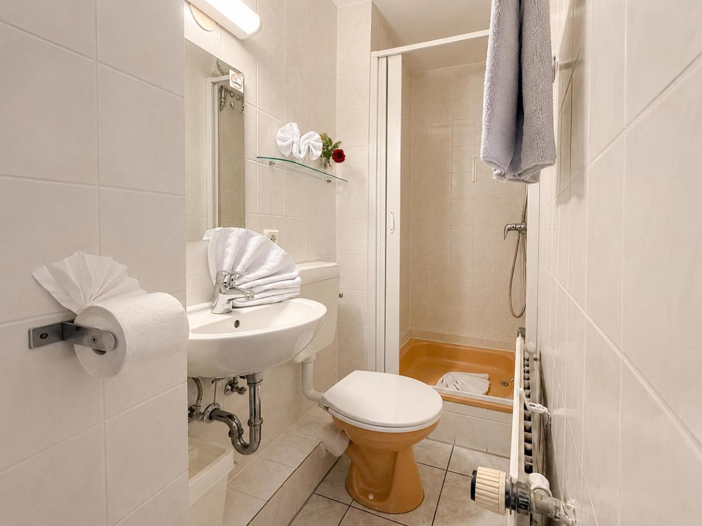 Single Room,1772899636:JPEG