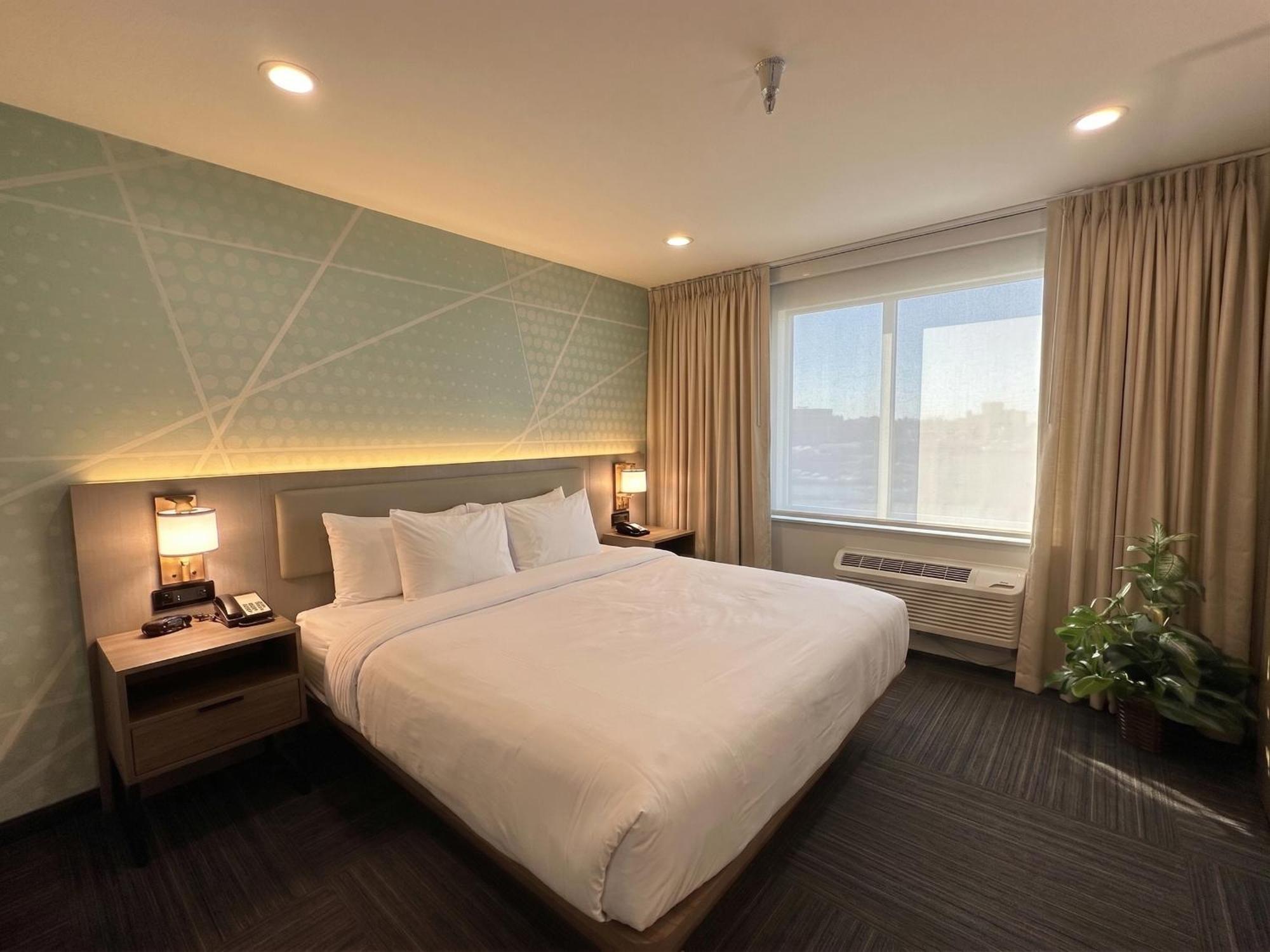 Efficiency Suite King Bed Nonsmoking