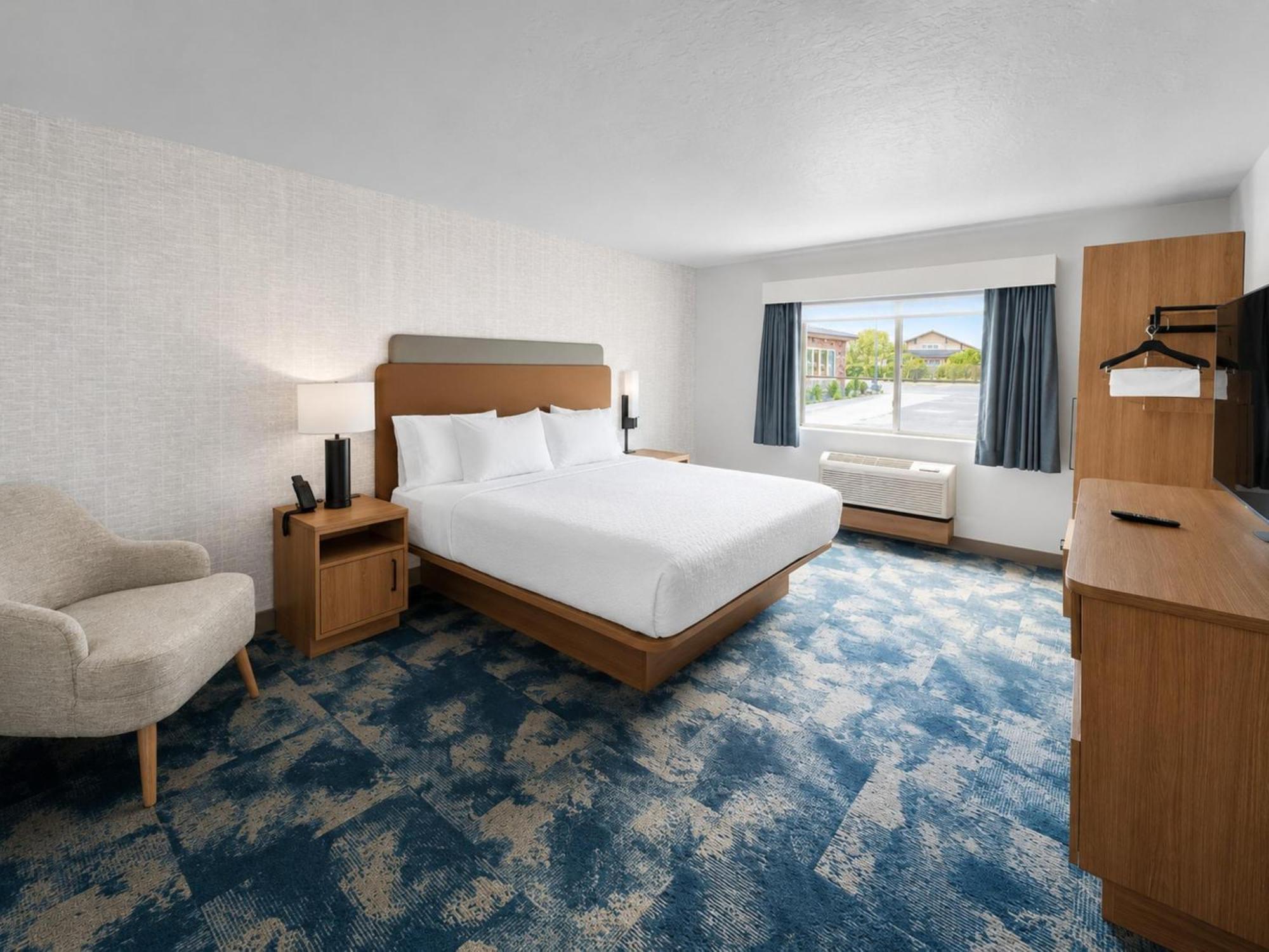 King Suite with Balcony