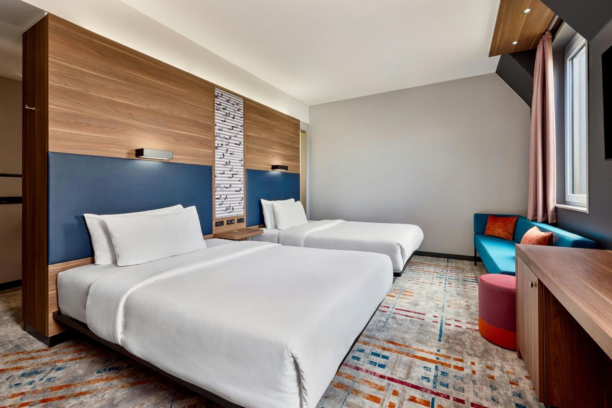 Quarto Breezy com 2 Camas de Solteiro