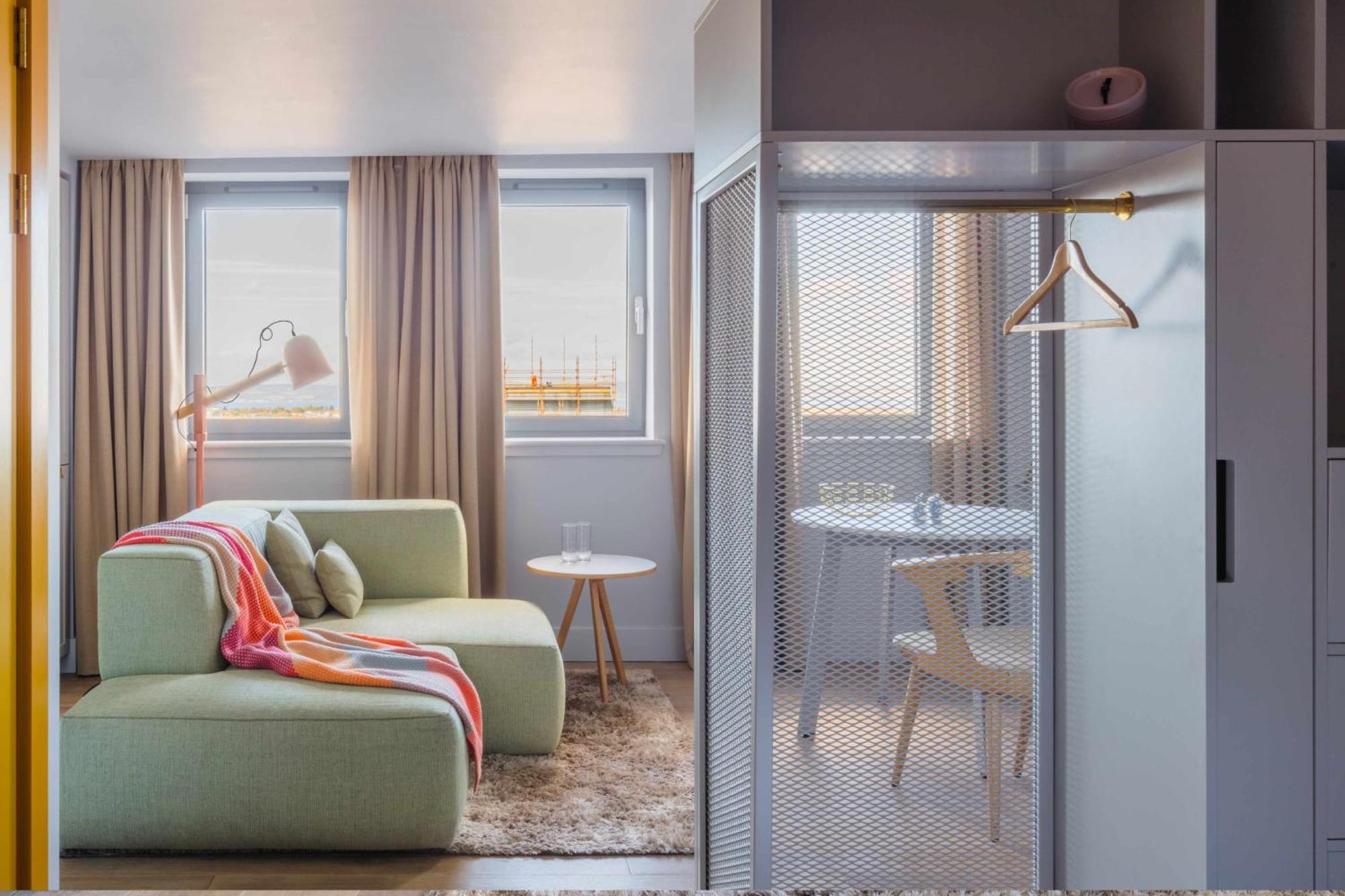 Open Plan Suite – Twin