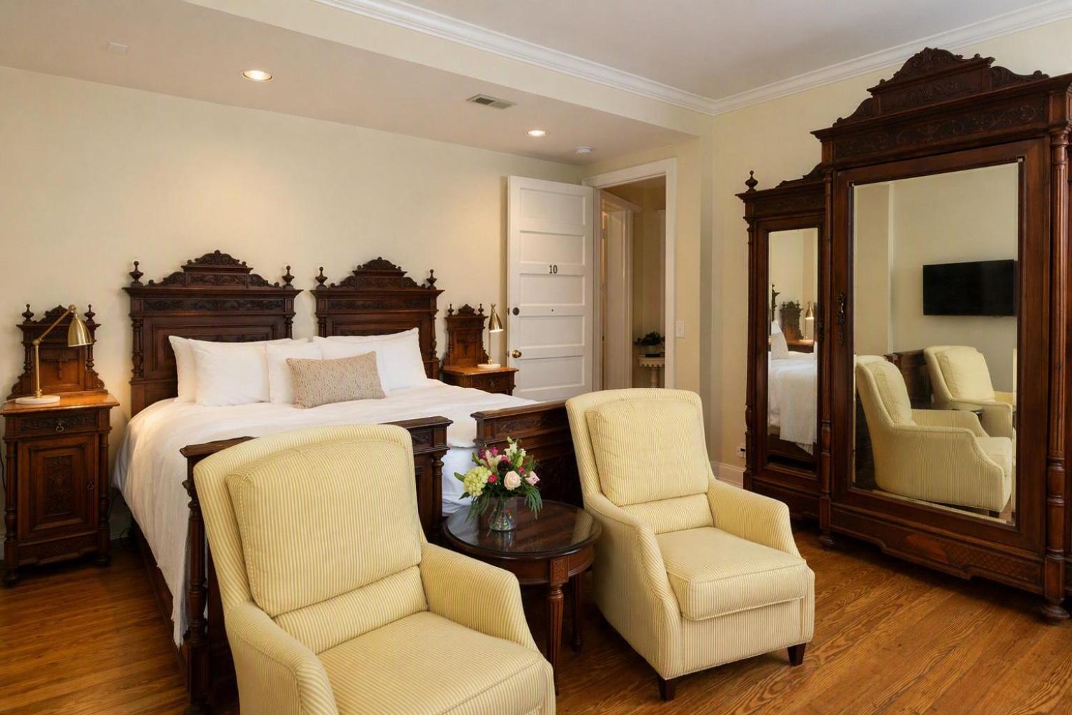 Deluxe King Room