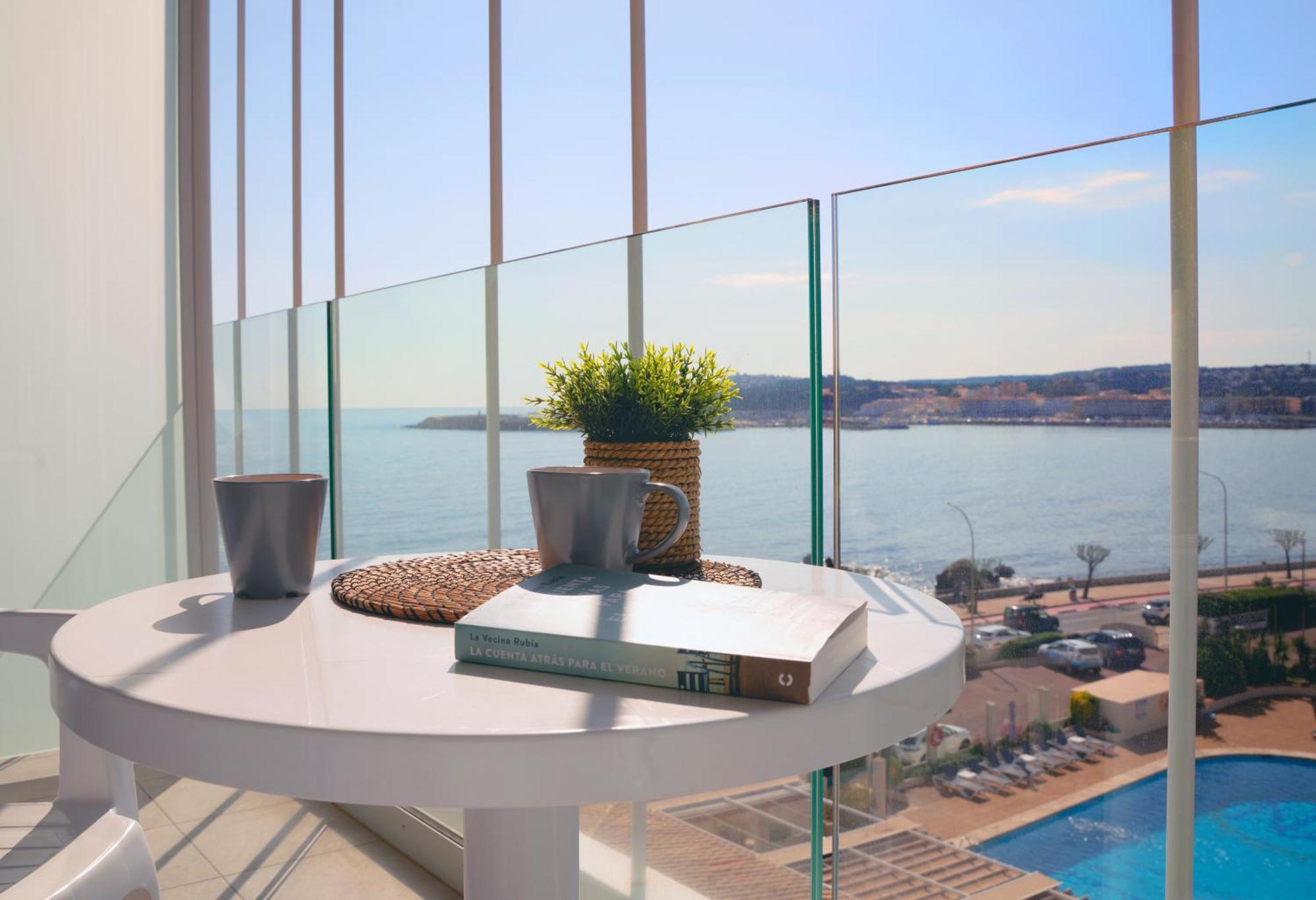 Habitación Familiar con vistas a la piscina (3 adultos + 1 niño)