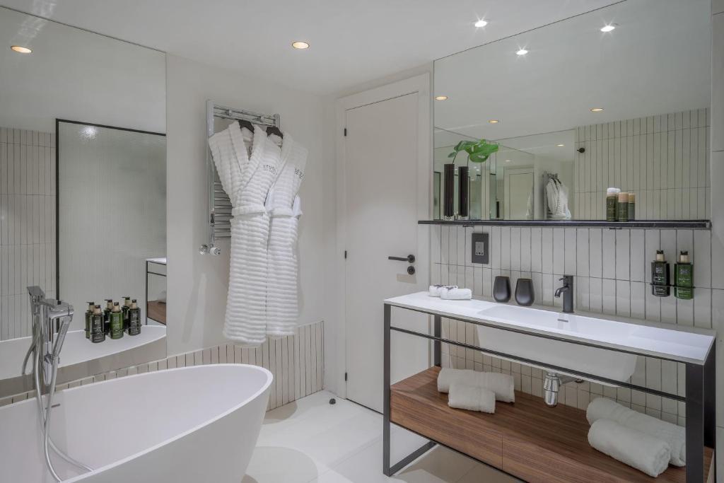 Suite 2 Chambres The Level avec Accès au Salon Exécutif