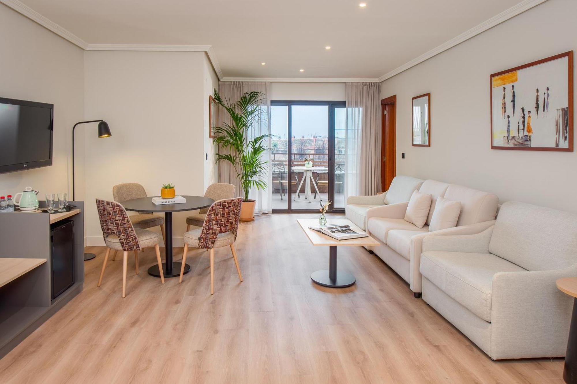 Suite Terrace,1774428925:JPEG