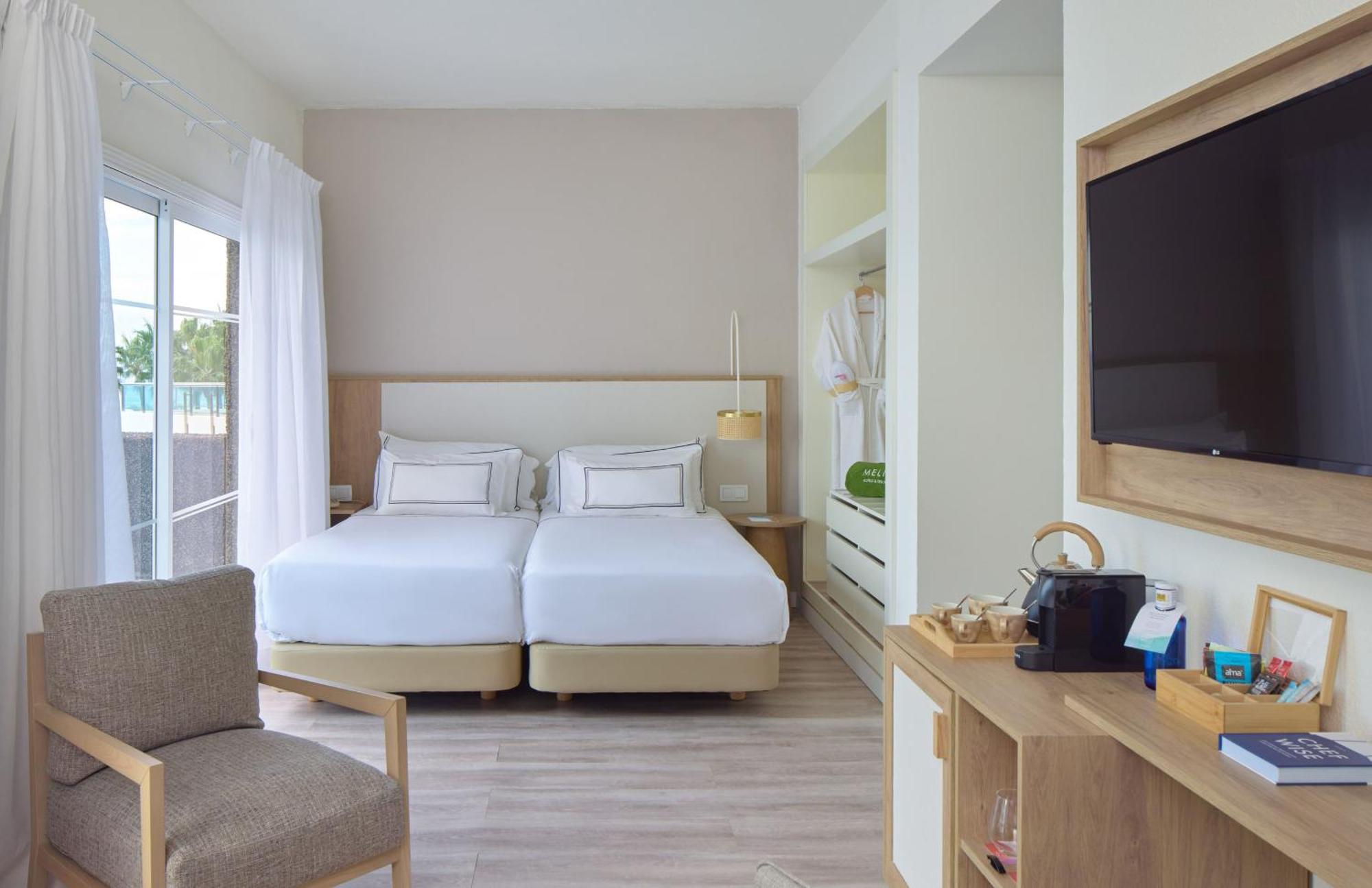 Habitación Premium con vistas frontales al mar y terraza acristalada