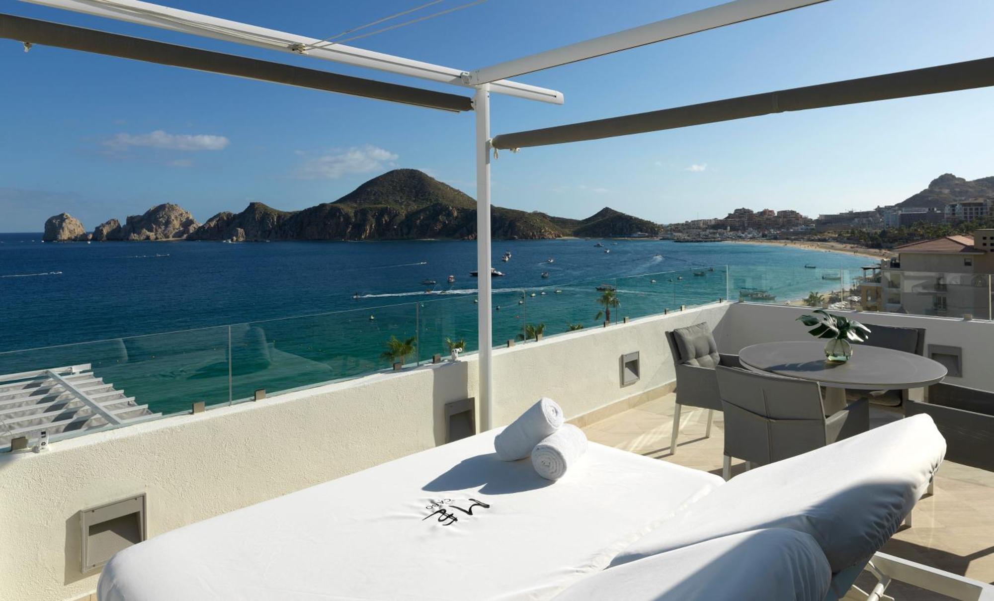 Exclusive ME+ Suite with Hot Tub and Terrace