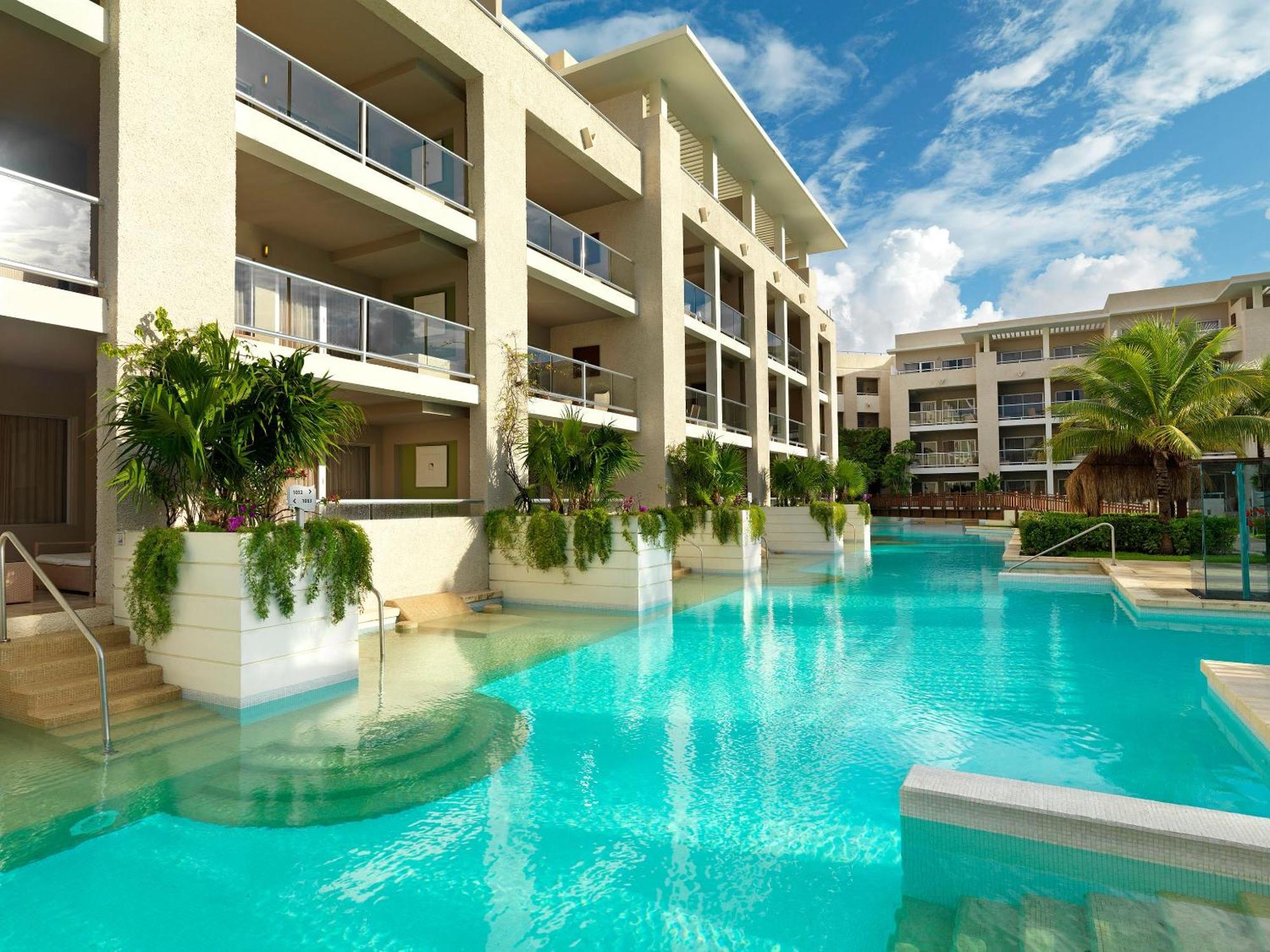 Family Concierge Suite SwimUp