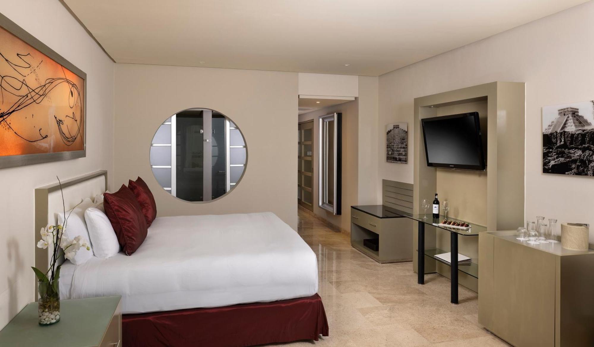 Roulette Room Playa del Carmen or La Perla,1774470591:JPEG