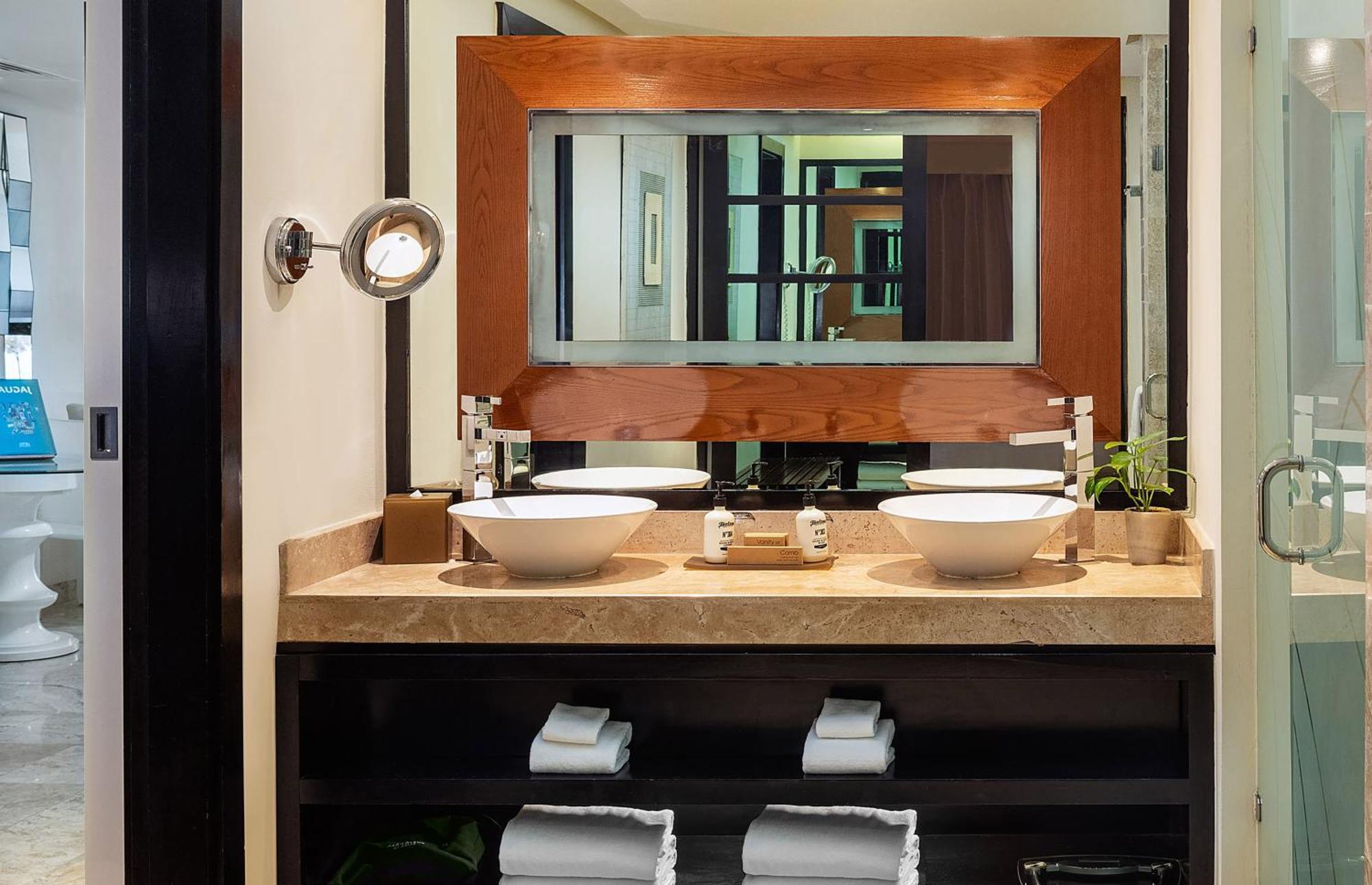 Family Concierge Suite Nature View