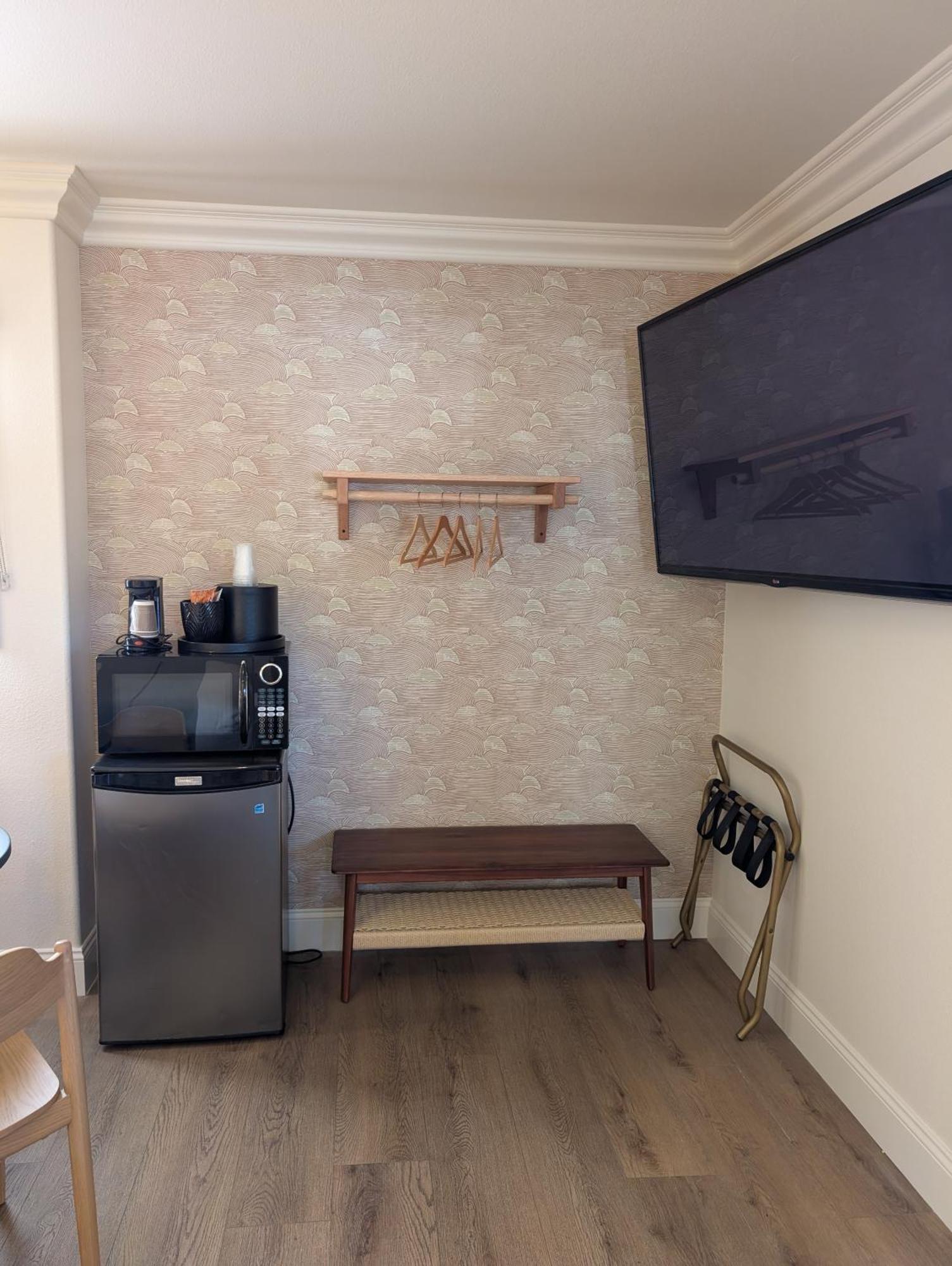 King Suite with Jacuzzi Tub - Renovated