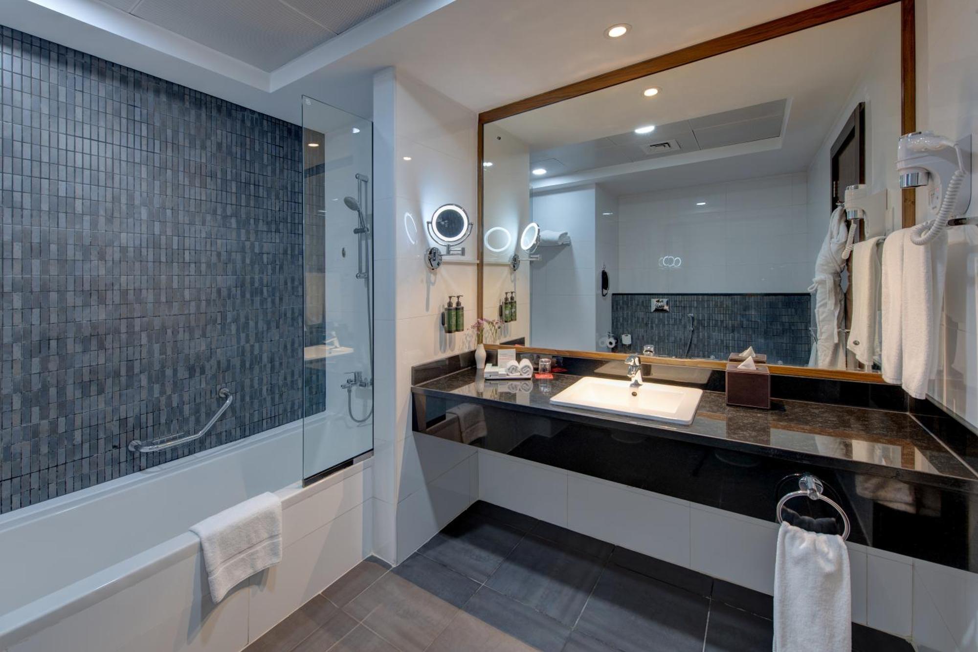 Deluxe Twin Room with City View