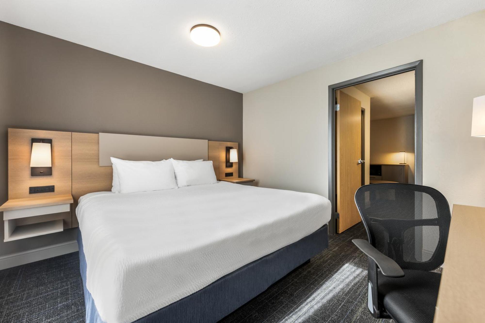 King Suite with Sofa Bed - Non-Smoking