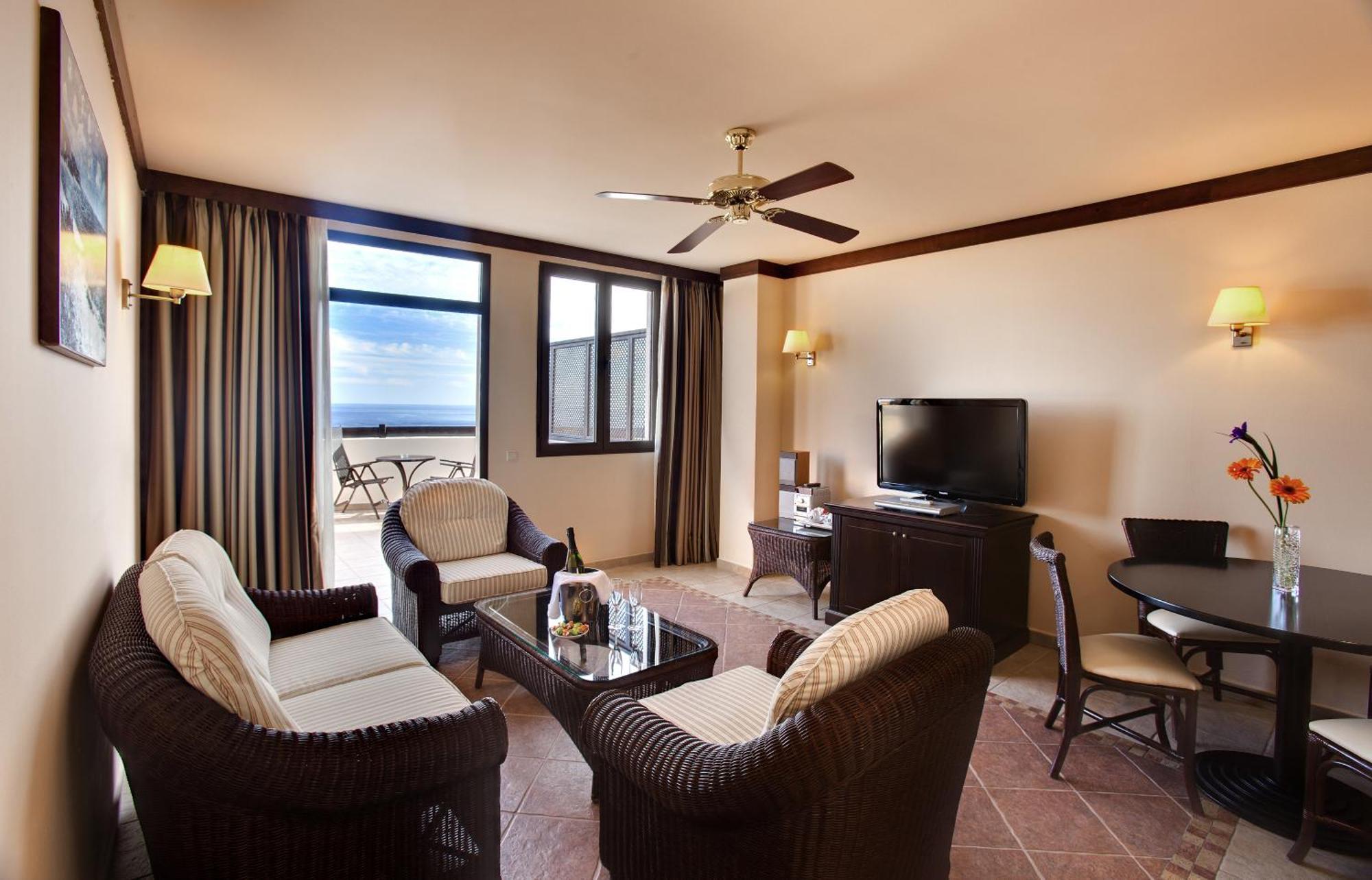 Deluxe Suite met Uitzicht op Zee