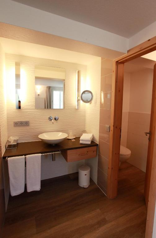 Suite with Spa Bath - Historic Main Building