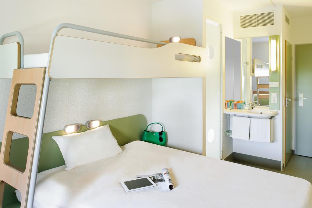 Camera Tripla con Letto Matrimoniale e Letto a Castello