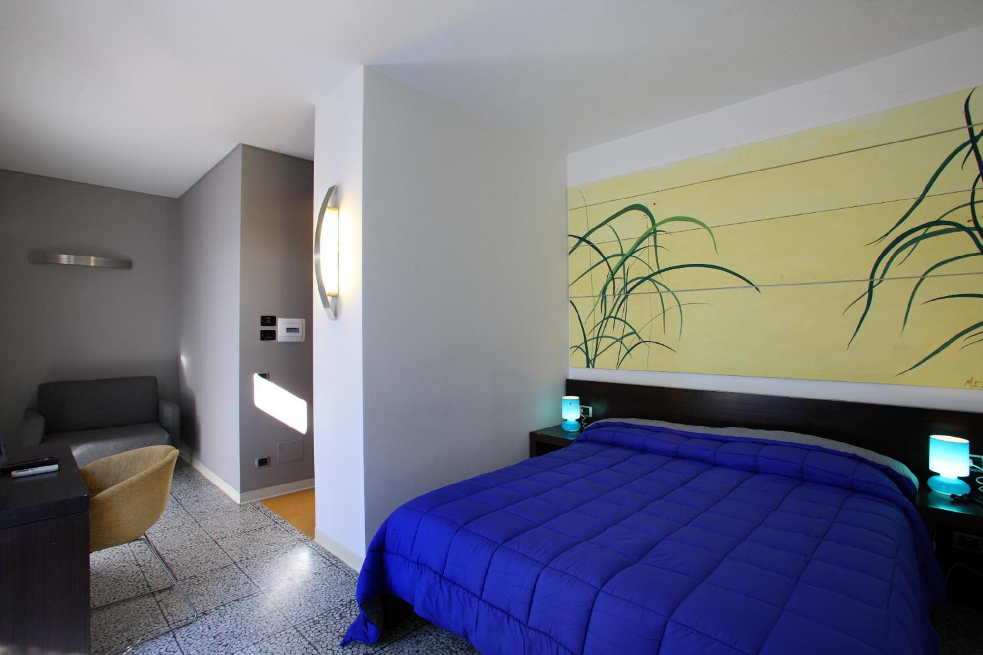 Double or Twin Room,741848848:JPEG