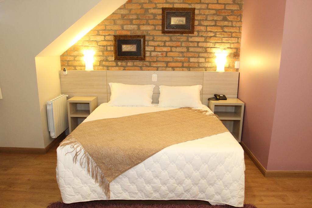 Quarto Luxo com Cama de Casal ou 2 de Solteiro