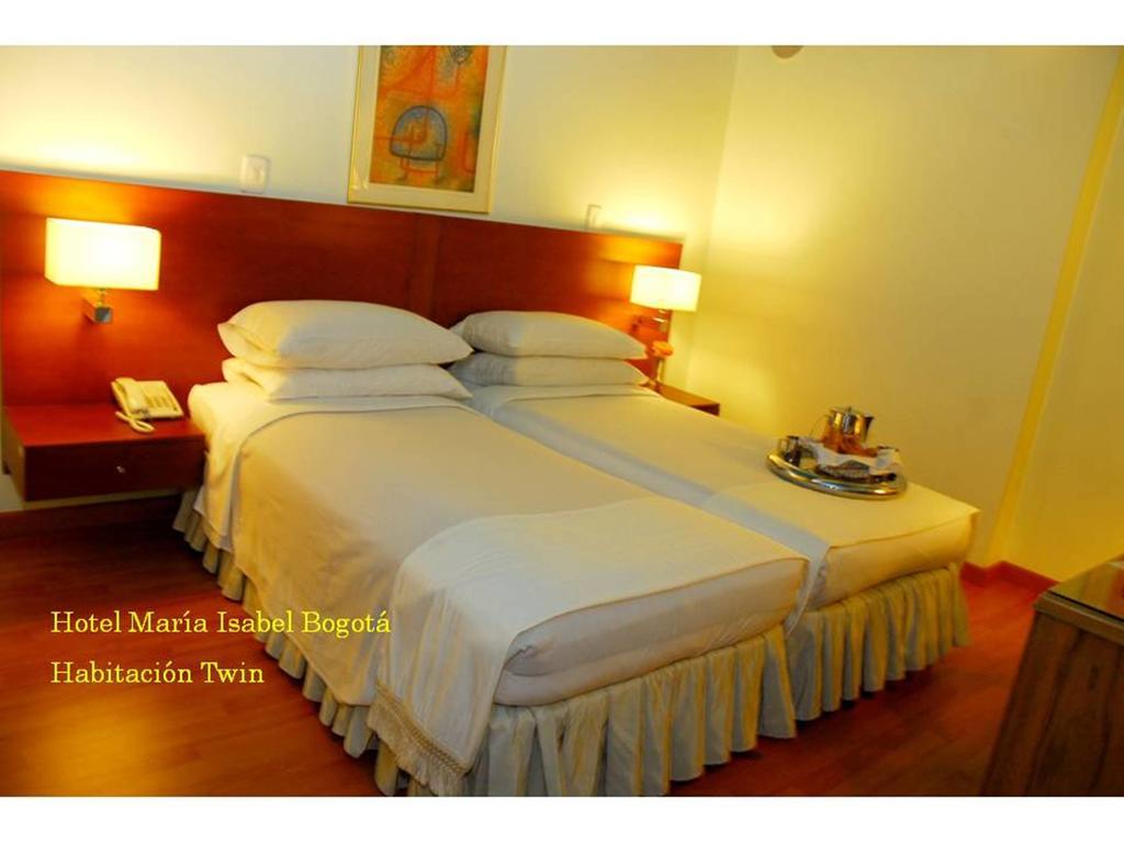 Chambre Lit Queen-Size avec Salle de Bains Commune
