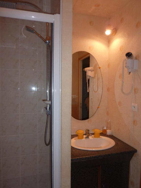 Tweepersoonskamer met 2 Aparte Bedden