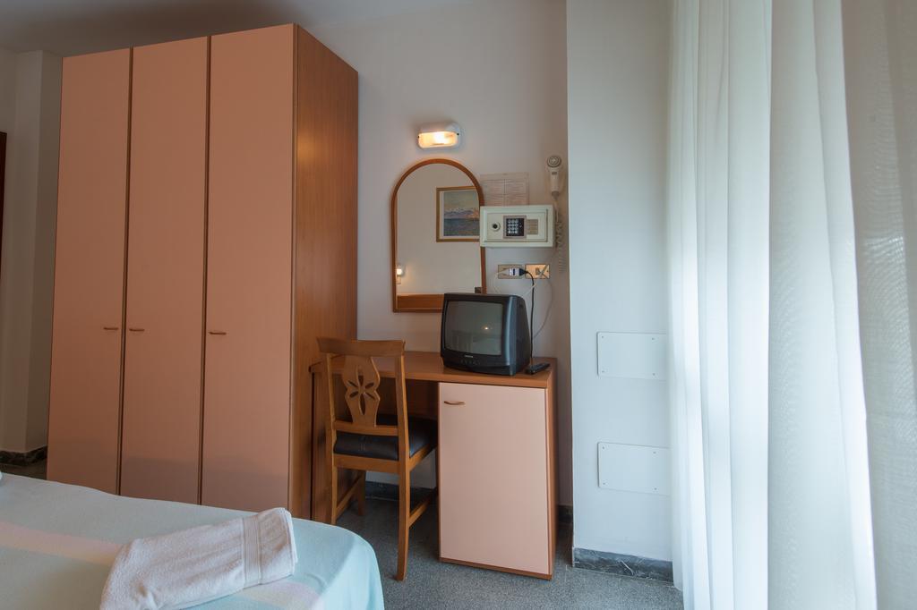 Einzelzimmer mit Balkon