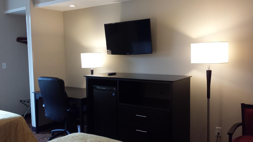 Double Room  with Two Queen Beds,205558909:JPEG