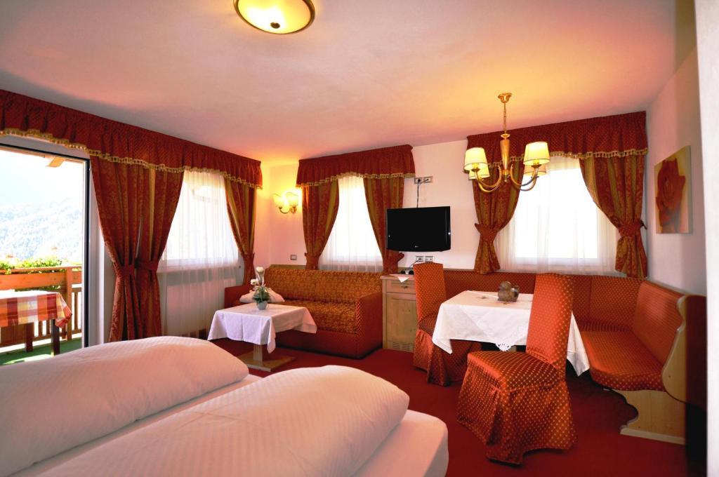 Deluxe Doppel-/Zweibettzimmer mit Balkon