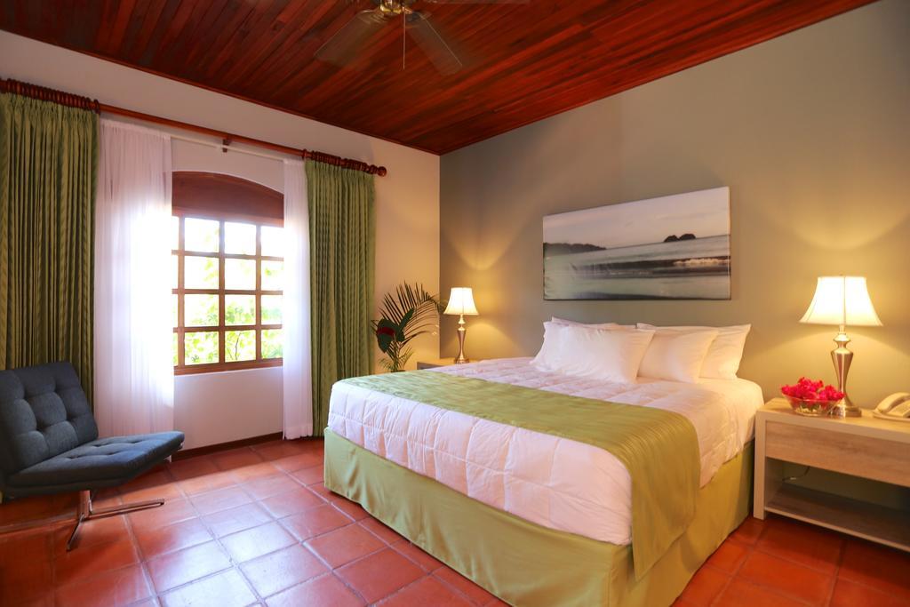 Superior Room with King Bed