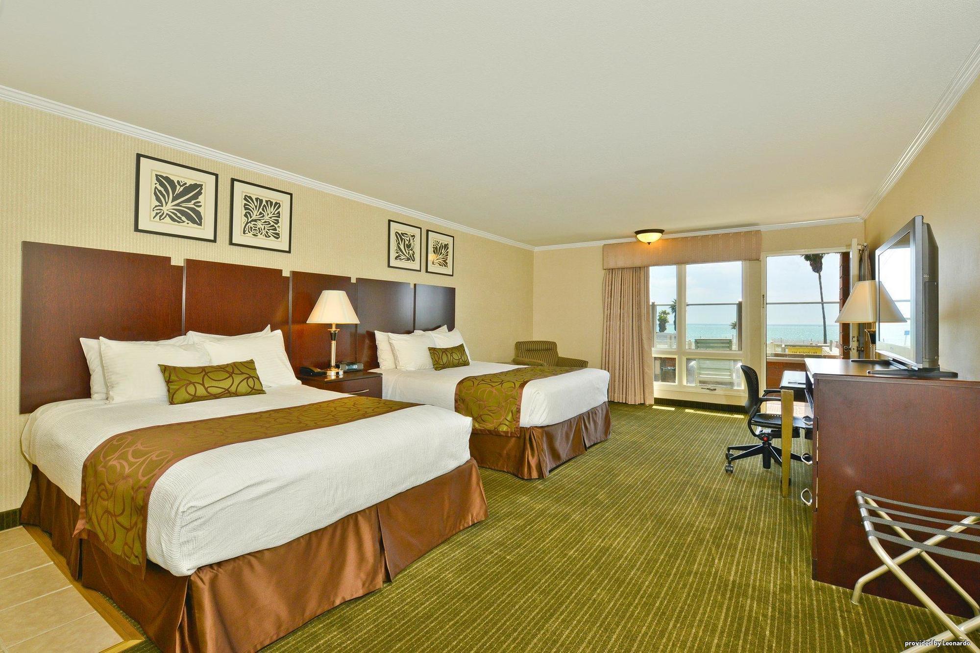 Queen Room with Two Queen Beds - Ocean View - Non smoking