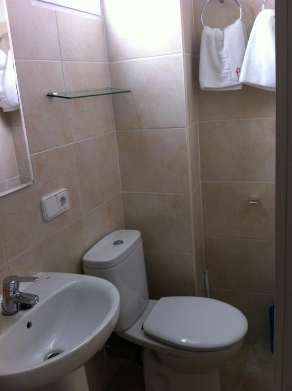 Quarto Individual com Casa de Banho Privativa