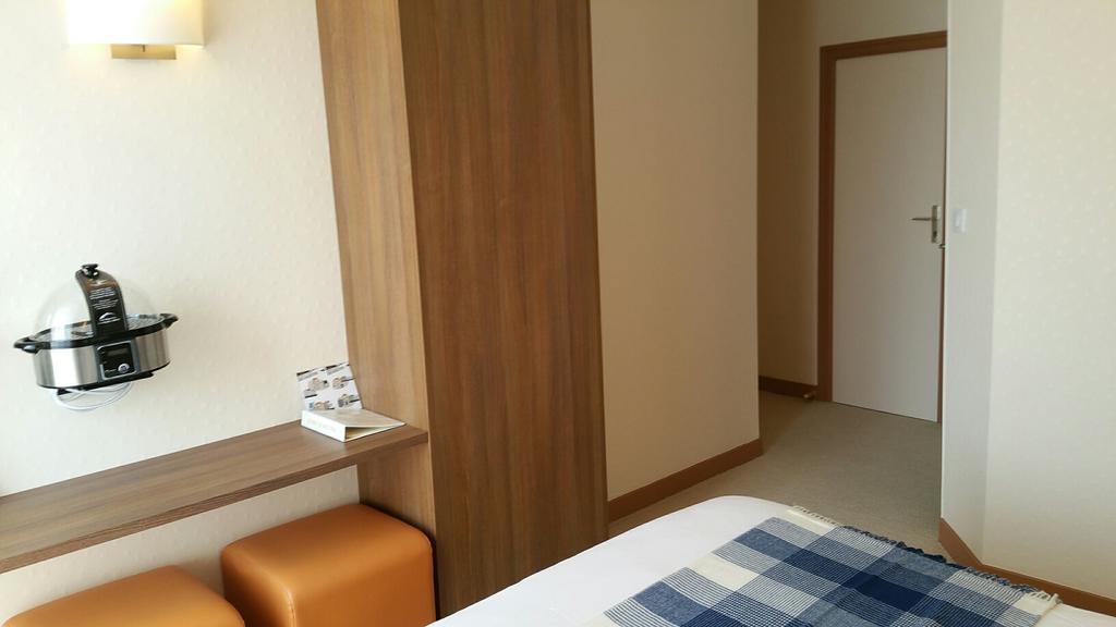 Chambre Double - Vue sur Rue