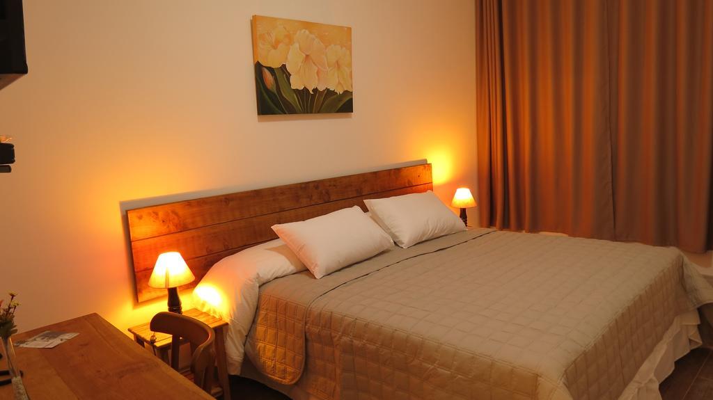 Quarto Deluxe com Cama de Casal ou 2 de Solteiro