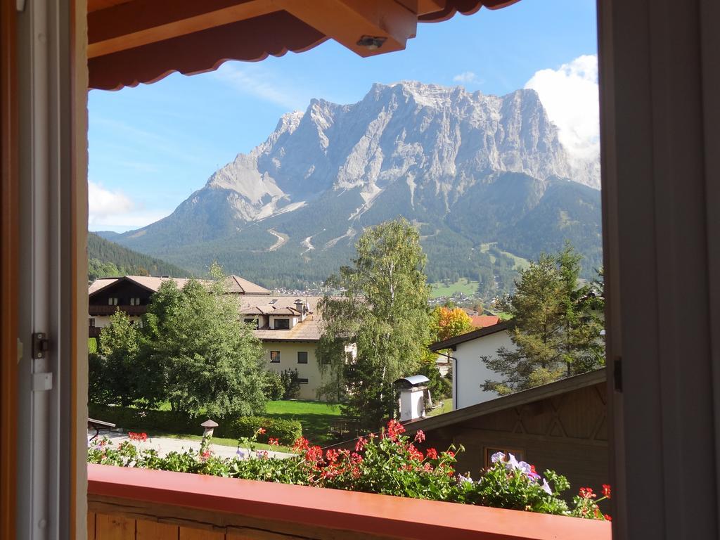 Doppelzimmer mit Balkon