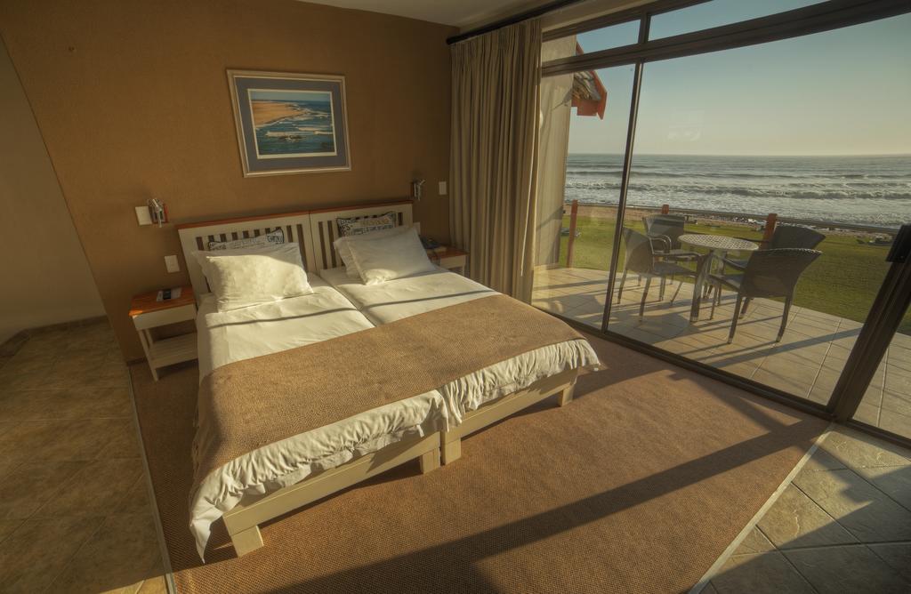 Family Two-Bedroom Suite,224261294:JPEG