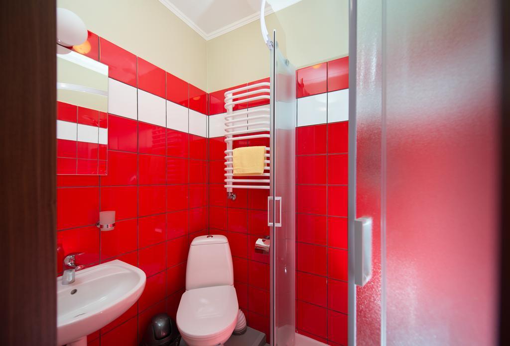 Zweibettzimmer mit eigenem Bad