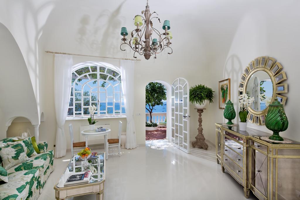 Apartamento de 2 dormitorios con terraza y vistas al mar