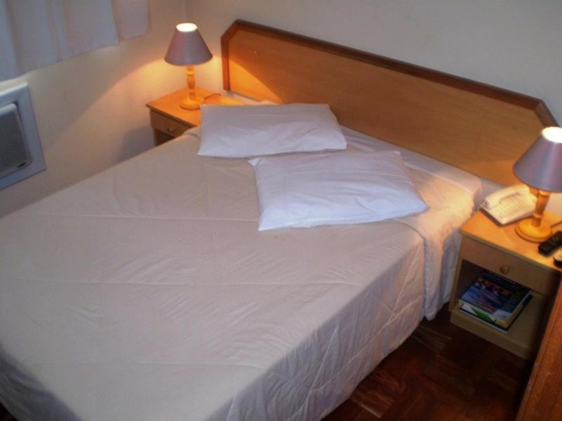 Quarto com Cama de Casal ou 2 de Solteiro