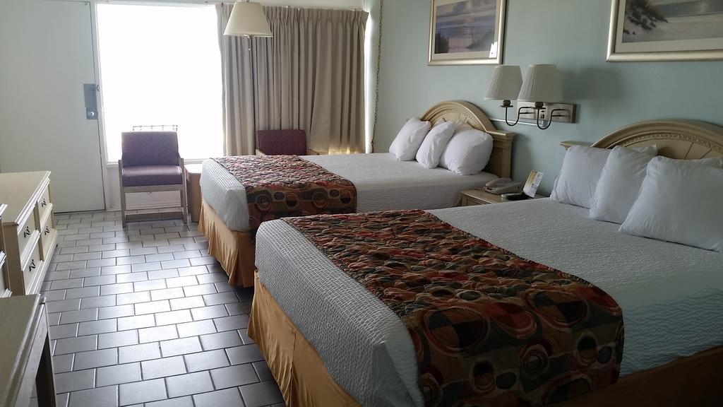 Queen Room with Oceanfront - Ground Floor