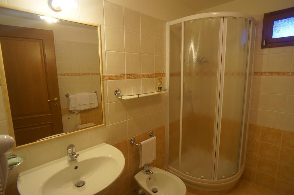 One-Bedroom Apartment,227909987:JPEG